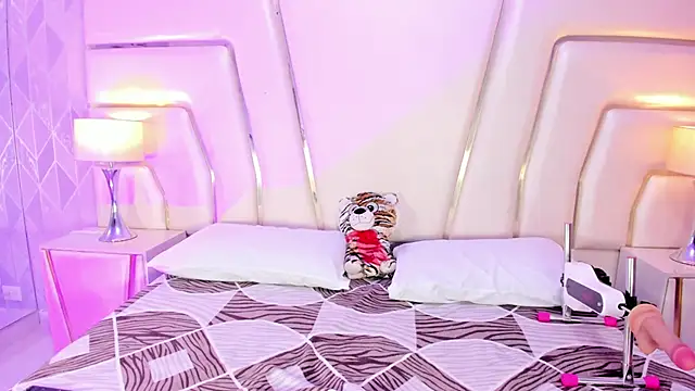 HatsaJones online show from 03-01-26, 04:23