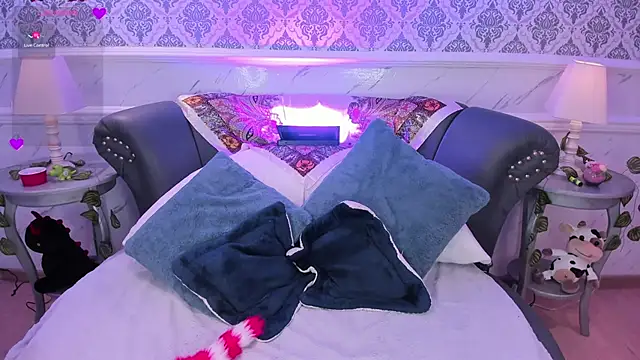 DaniCollinn  online show from 03-11-26, 01:16