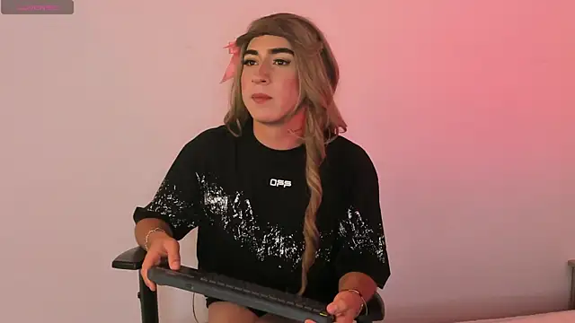 Snapshot of Melody_Bakeer chatting on 03-04-26, 07:10 Melody Bakeer online show from 03-04-26, 07:10