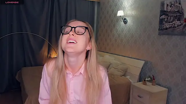 SoonMoor online show from 11-12-25, 06:12