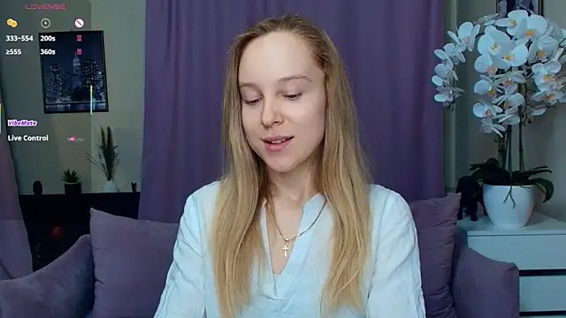 SoonMoor online show from 04-10-26, 06:48