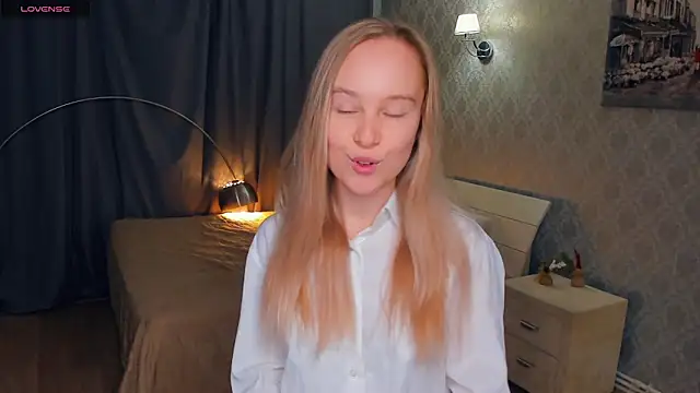 SoonMoor online show from 11-08-25, 06:11