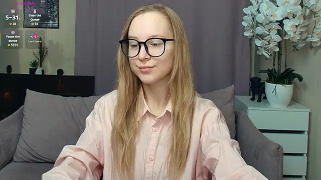 SoonMoor online show from 12-21-25, 07:04