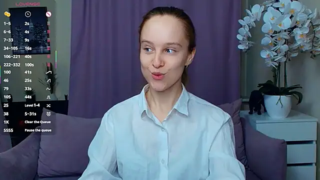 SoonMoor online show from 04-12-26, 06:44