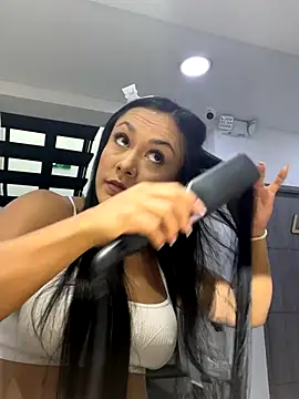 TiffanyyLam online show from 09-30-25, 11:27