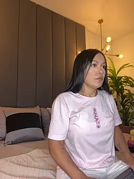 TiffanyyLam online show from 09-25-25, 01:06