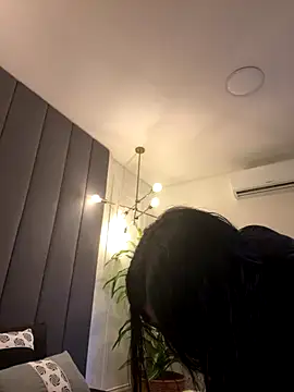 TiffanyyLam online show from 09-14-25, 11:10