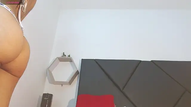 Snapshot of Tammy__badgirl chatting on 10-06-25, 12:23 Tammy  badgirl online show from 10-06-25, 12:23