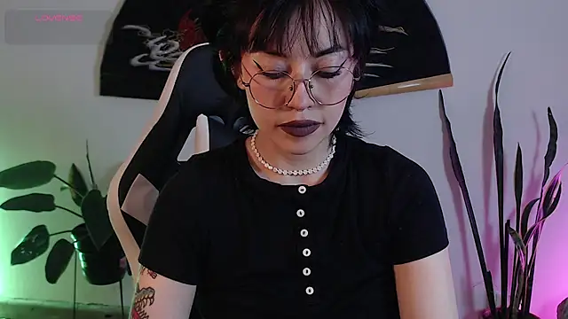 Ellyuwuw online show from 01-10-26, 11:22