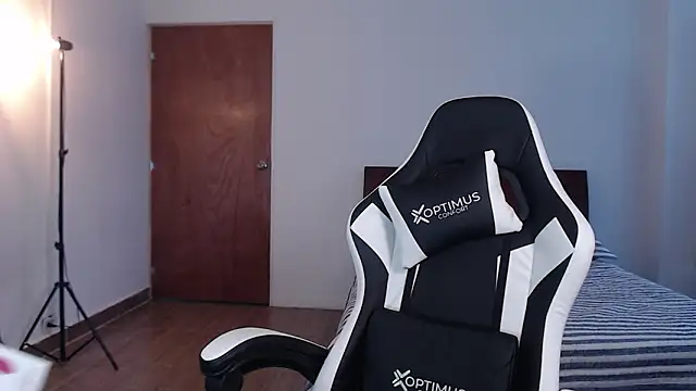 Ellyuwuw online show from 10-03-25, 10:11