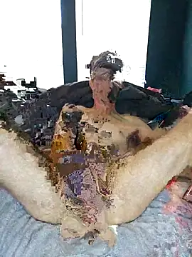 Snapshot of Badstepson33 chatting on 10-15-25, 06:49 Badstepson33 online show from 10-15-25, 06:49