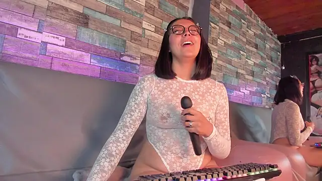 Snapshot of LolaXXXperience chatting on 10-02-25, 11:35 LolaXXXperience online show from 10-02-25, 11:35