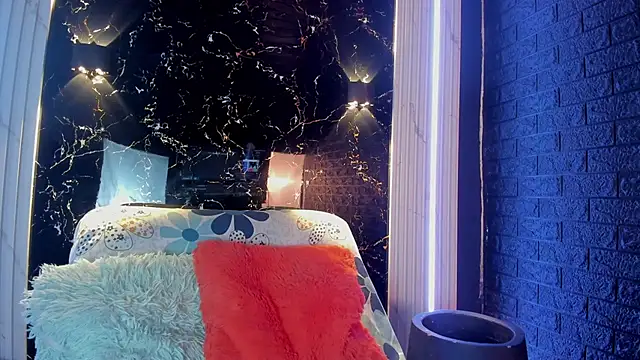 Snapshot of LolaXXXperience chatting on 09-11-25, 11:10 LolaXXXperience online show from 09-11-25, 11:10