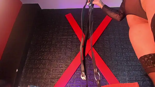 Snapshot of LolaXXXperience chatting on 10-18-25, 12:18 LolaXXXperience online show from 10-18-25, 12:18