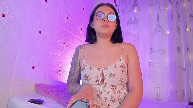 Snapshot of LolaXXXperience chatting on 01-15-26, 12:08 LolaXXXperience online show from 01-15-26, 12:08