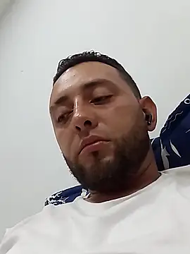 Snapshot of angelitocalientico chatting on 05-17-26, 11:32 angelitocalientico online show from 05-17-26, 11:32