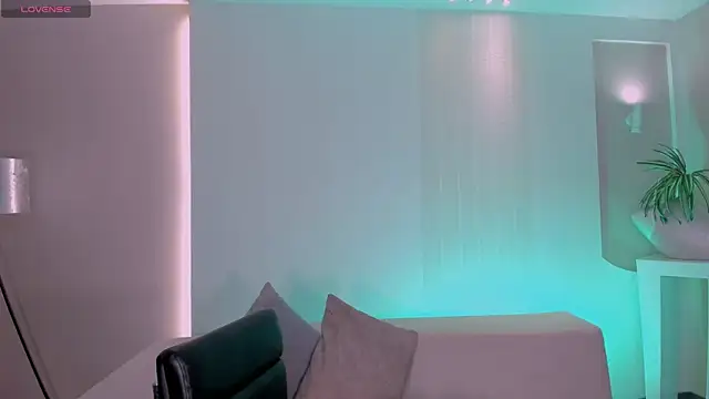 Snapshot of SussyBellX chatting on 11-10-25, 09:20 SussyBellX online show from 11-10-25, 09:20