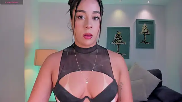 Snapshot of SussyBellX chatting on 12-16-25, 09:41 SussyBellX online show from 12-16-25, 09:41