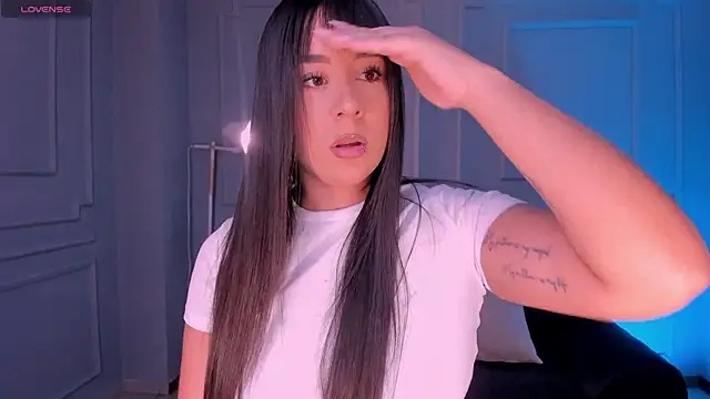 Snapshot of SussyBellX chatting on 01-11-26, 03:13 SussyBellX online show from 01-11-26, 03:13