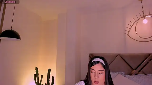 Snapshot of SussyBellX chatting on 02-24-26, 03:29 SussyBellX online show from 02-24-26, 03:29