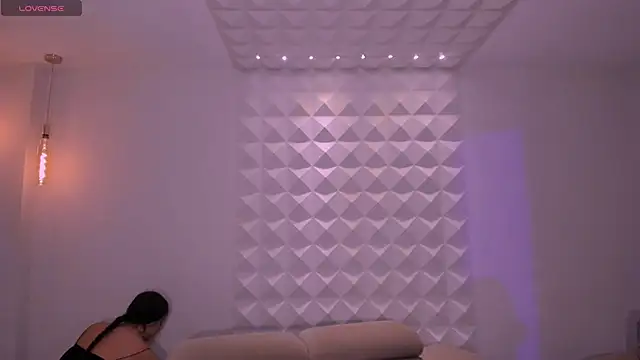 Snapshot of SussyBellX chatting on 10-28-25, 10:31 SussyBellX online show from 10-28-25, 10:31