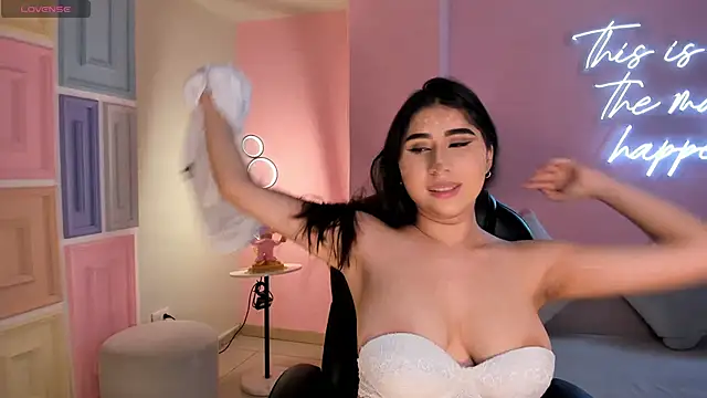 MayaMoretti  online show from 11-01-25, 04:19