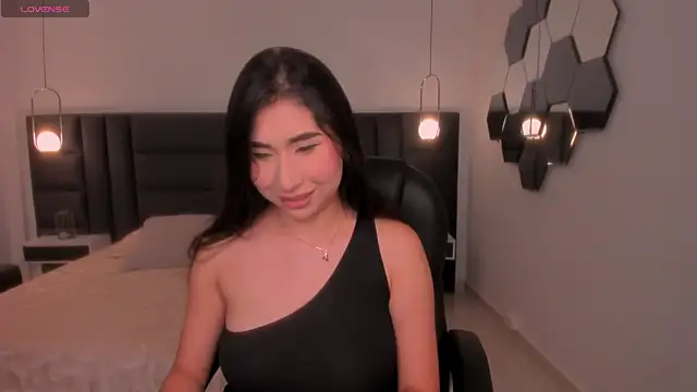 MayaMoretti  online show from 11-17-25, 05:11