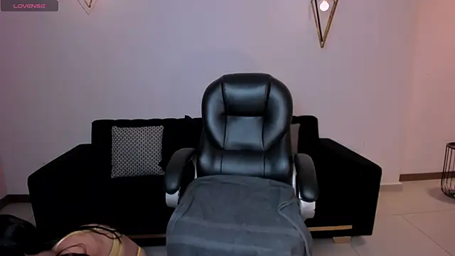 MayaMoretti  online show from 12-23-25, 03:50