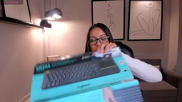 NinaBlum online show from 10-19-25, 03:20