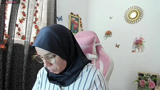 Snapshot of dalila_kemur chatting on 05-26-26, 03:32 dalila kemur online show from 05-26-26, 03:32