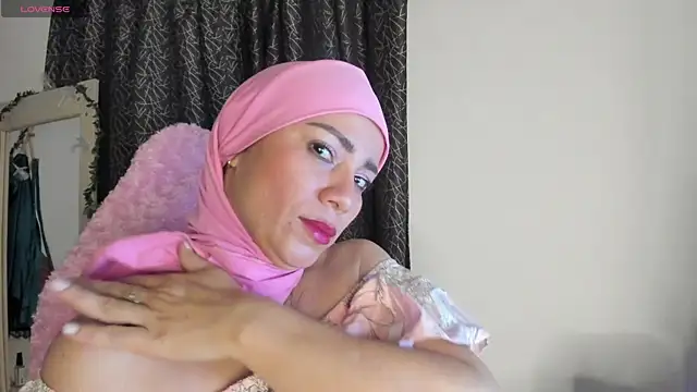 Snapshot of dalila_kemur chatting on 07-25-26, 01:28 dalila kemur online show from 07-25-26, 01:28