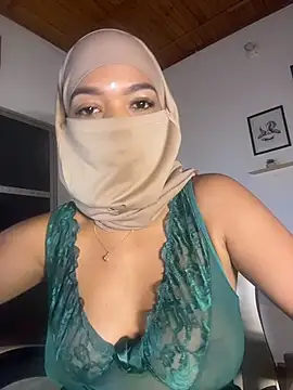 Snapshot of Yuli_arabic chatting on 06-29-26, 07:13 Yuli arabic online show from 06-29-26, 07:13