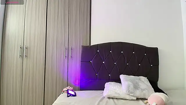 Ruby Whispers online show from 10-15-25, 12:13