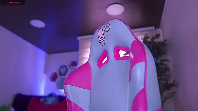 Snapshot of Rebecah_1 chatting on 04-08-26, 02:40 Rebecah 1 online show from 04-08-26, 02:40