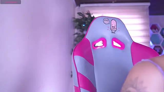 Snapshot of Rebecah_1 chatting on 04-09-26, 02:45 Rebecah 1 online show from 04-09-26, 02:45