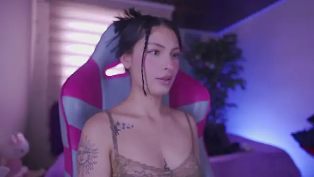 Snapshot of Rebecah_1 chatting on 03-02-26, 04:03 Rebecah 1 online show from 03-02-26, 04:03