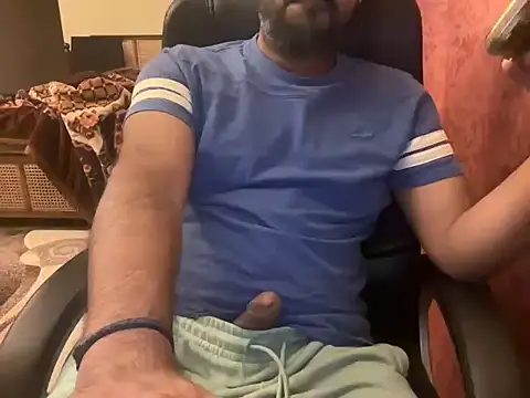 Snapshot of BobgaBonga chatting on 11-11-25, 08:36 BobgaBonga online show from 11-11-25, 08:36