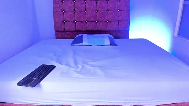 Snapshot of Ivy_rae_xxx chatting on 12-18-25, 06:01 Ivy rae xxx online show from 12-18-25, 06:01