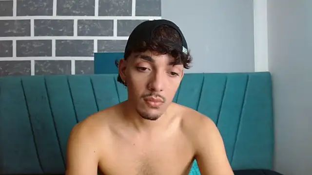 Snapshot of Jake_laraxxx chatting on 09-20-25, 01:27 Jake laraxxx online show from 09-20-25, 01:27