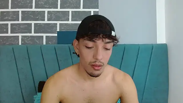Snapshot of Jake_laraxxx chatting on 10-10-25, 06:42 Jake laraxxx online show from 10-10-25, 06:42