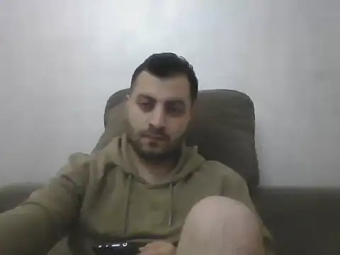 Snapshot of modelboy01 chatting on 10-13-25, 01:45 modelboy01 online show from 10-13-25, 01:45