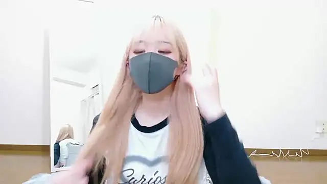 Una chan  online show from 10-21-25, 10:58