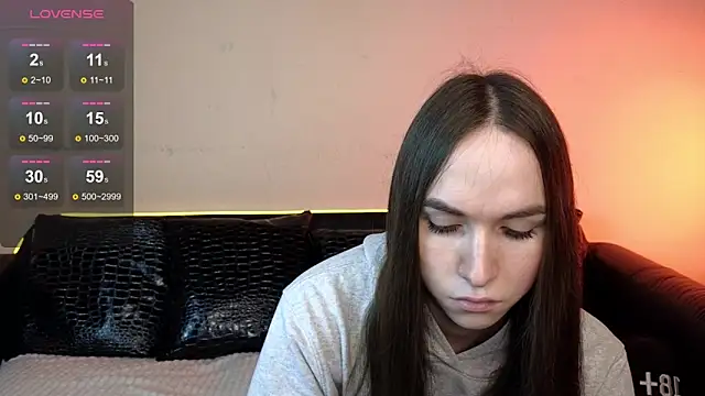 Angeel Kate online show from 09-26-25, 04:52