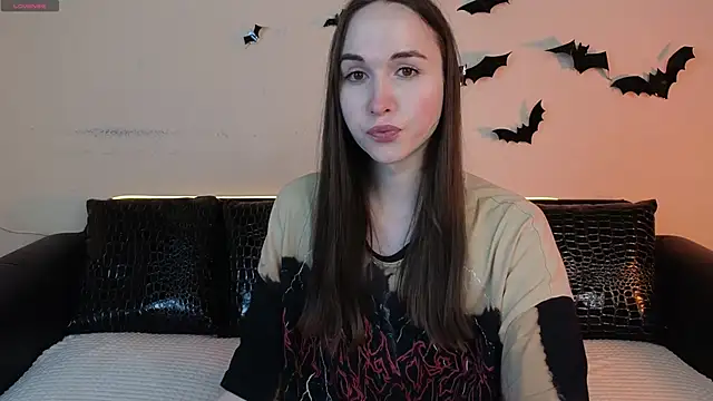 Angeel Kate online show from 11-21-25, 04:44