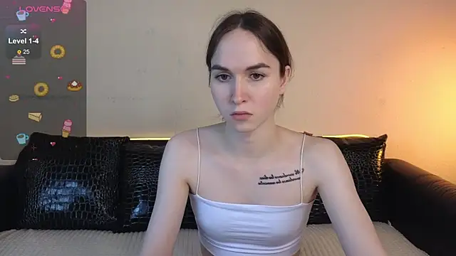 Angeel Kate online show from 09-30-25, 05:46