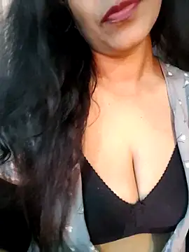 Snapshot of Deepa_Sharma143 chatting on 02-03-26, 02:53 Deepa Sharma143 online show from 02-03-26, 02:53