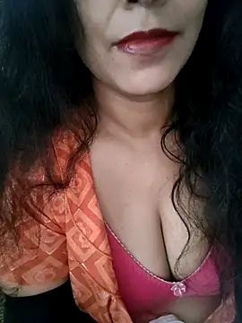 Snapshot of Deepa_Sharma143 chatting on 10-08-25, 02:13 Deepa Sharma143 online show from 10-08-25, 02:13