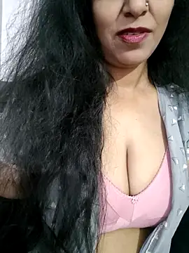 Snapshot of Deepa_Sharma143 chatting on 03-01-26, 01:38 Deepa Sharma143 online show from 03-01-26, 01:38