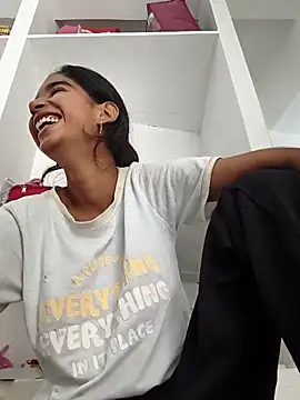 Hot-Soniya2 online show from 09-11-25, 09:20