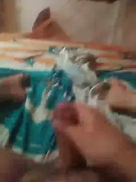 Snapshot of quieresleche1 chatting on 10-21-25, 04:17 quieresleche1 online show from 10-21-25, 04:17